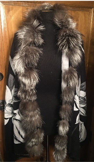 Fox Variants Reversible Fox Trim Cashmere Blend Shawl – PatDahnke